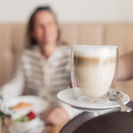 Hotel Boutique Zach 3*