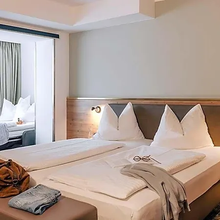 Hotel Boutique Zach 3*