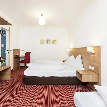 Zach Hotel