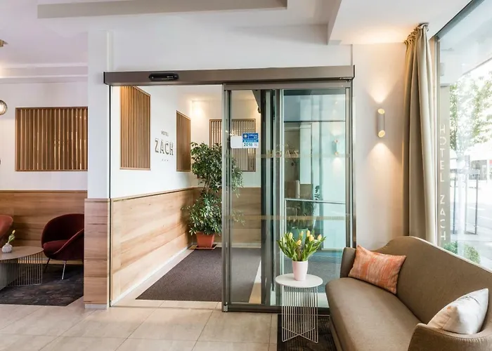 Hotel Boutique Zach 3*